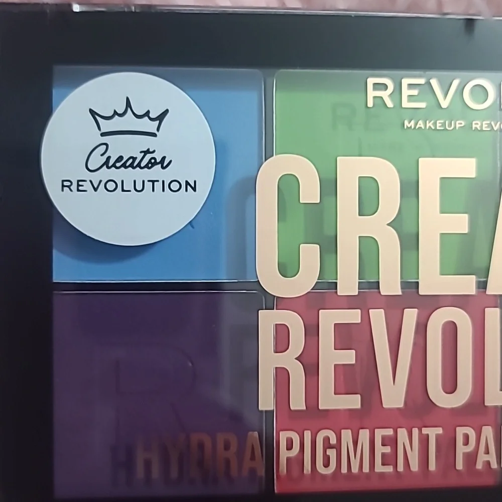Makeup Revolution Creator Revolution Pigment Palette